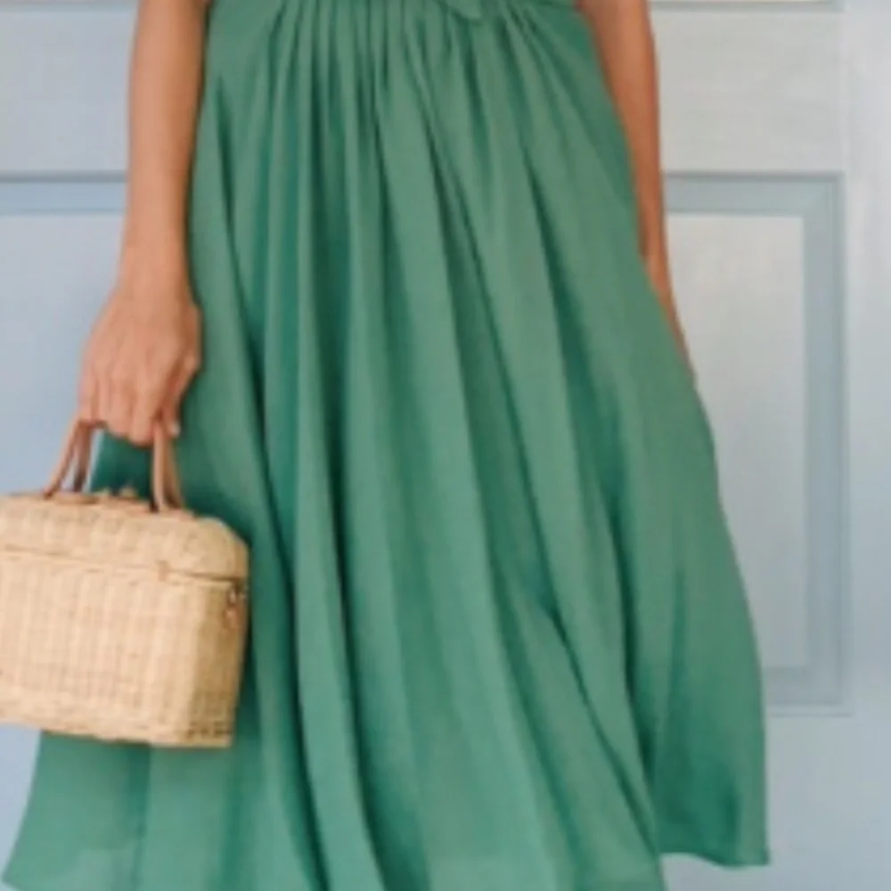 Gal Meets Glam this green